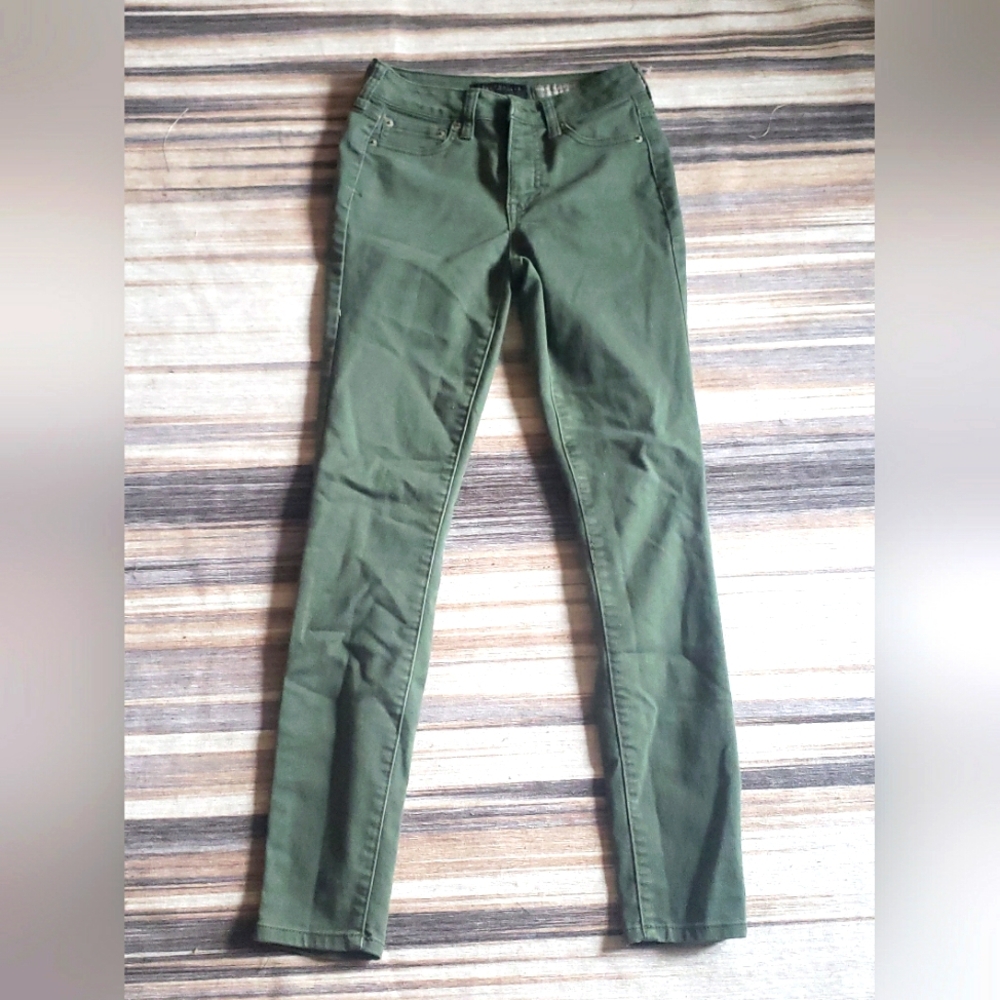 Aeropostale Brand Size 00 High Waisted Jeggings Olive Green Color.